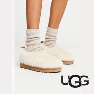 NWOT women’s UGG classic cozy shearling bootie in natural Size US 9 UK 7 EU 40